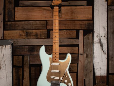 Squier 40th Anniversary Stratocaster, Vintage Edition - Satin Sonic Blue Supply